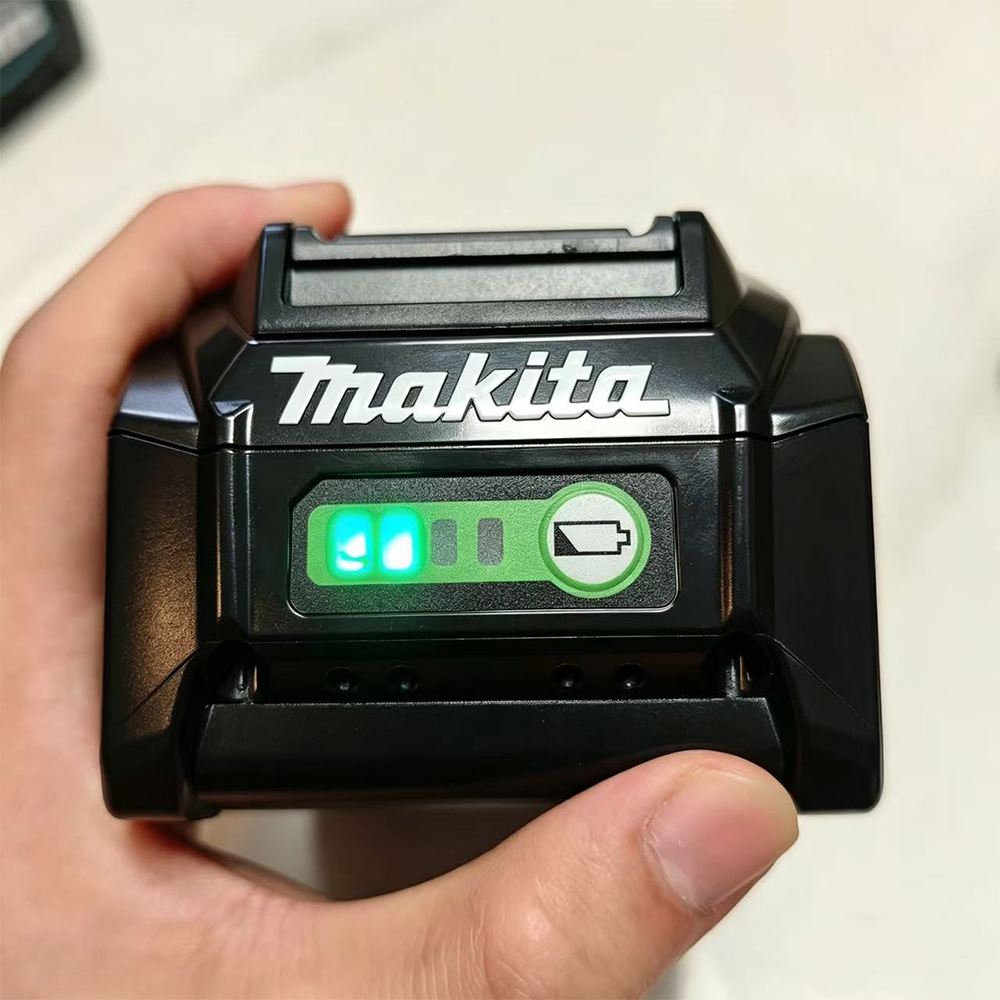 Genuine Makita BL4040 40V‑Max  - огляд і ціна Makita Power Tools Xgt